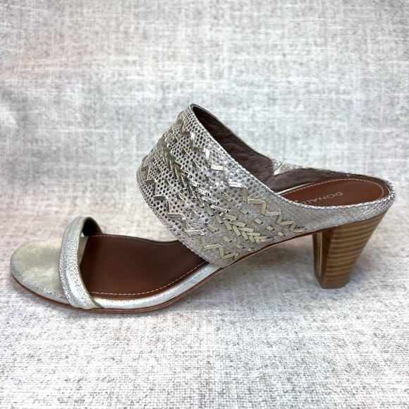Donald J Pliner NWOB Viv Gold metallic dress sandals heels size 10M party classy - Picture 3 of 11